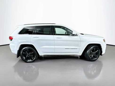 Used 2015 Jeep Grand Cherokee Altitude AWD/4WD image 8