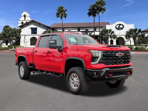 Used 2025 Chevrolet Silverado 2500 ZR2 w/ Technology Package AWD/4WD image 1