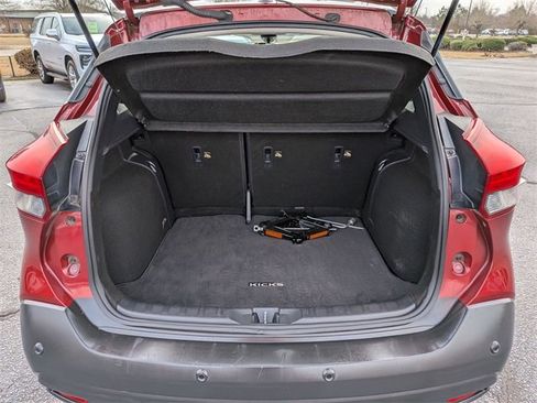 Used 2020 Nissan Kicks SV image 31