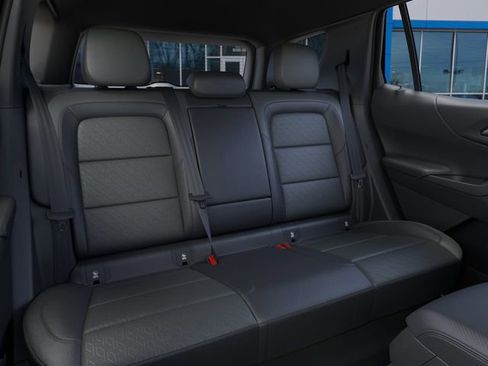 New 2026 Chevrolet Equinox LT AWD/4WD image 17