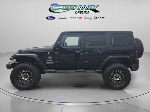 Used 2017 Jeep Wrangler Unlimited Sahara image 4