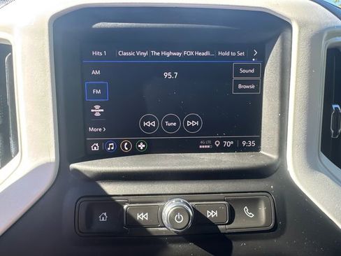 Used 2024 Chevrolet Silverado 1500 Custom image 32