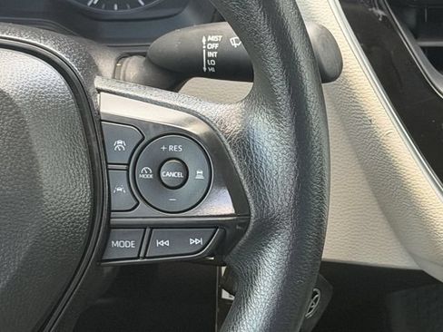Used 2025 Toyota Corolla LE FWD image 13