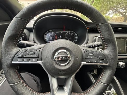 Used 2020 Nissan Kicks SR image 23