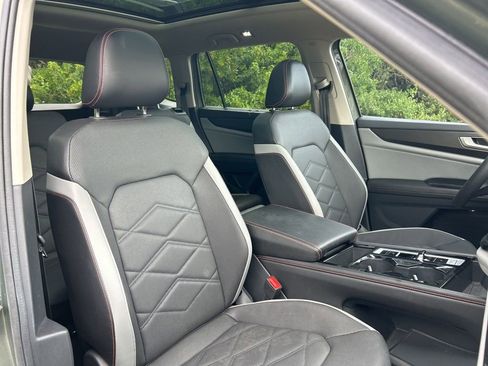 Used 2024 Volkswagen Atlas Peak Edition SEL image 40