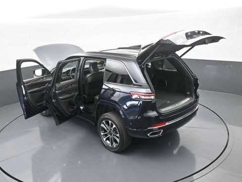 Used 2024 Jeep Grand Cherokee Overland w/ Luxury Tech Group IV image 74