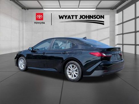 Used 2025 Toyota Camry LE FWD image 3