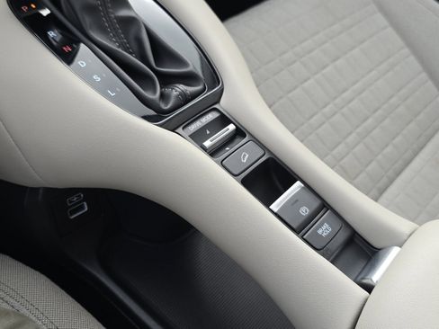 Used 2023 Honda HR-V LX image 30