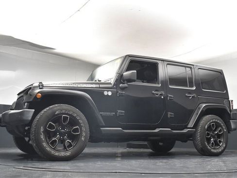 Used 2017 Jeep Wrangler Unlimited Sahara image 30