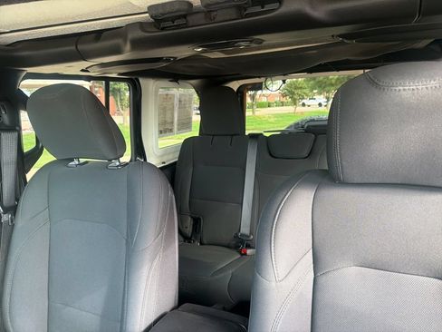 Used 2018 Jeep Wrangler Unlimited Sport S AWD/4WD image 29
