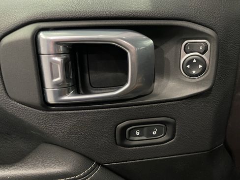 Used 2021 Jeep Gladiator Overland w/ Popular Equipment Package AWD/4WD image 11