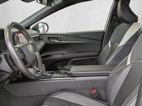 Used 2025 Toyota Camry SE FWD image 16