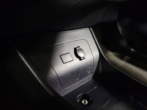 Used 2014 Toyota Prius Two image 15