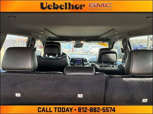Used 2019 Jeep Grand Cherokee Overland image 10