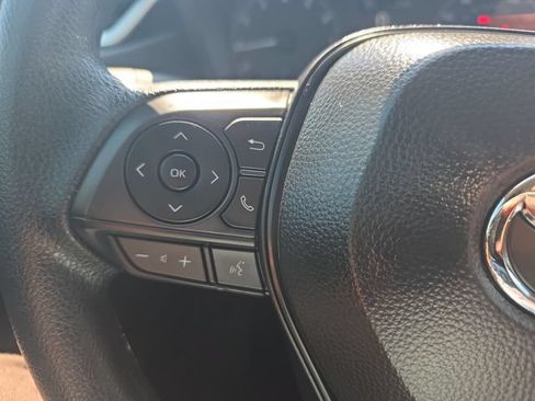 Used 2025 Toyota Corolla LE FWD image 17