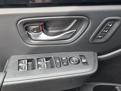 Certified 2025 Honda Pilot EX-L image 26