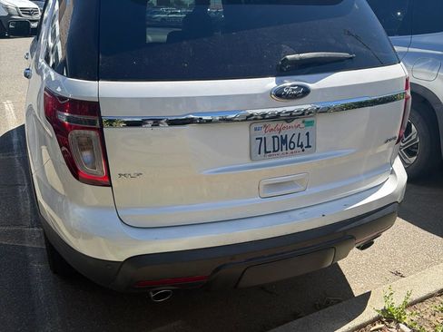 Used 2015 Ford Explorer XLT w/ Equipment Group 202A AWD/4WD image 3
