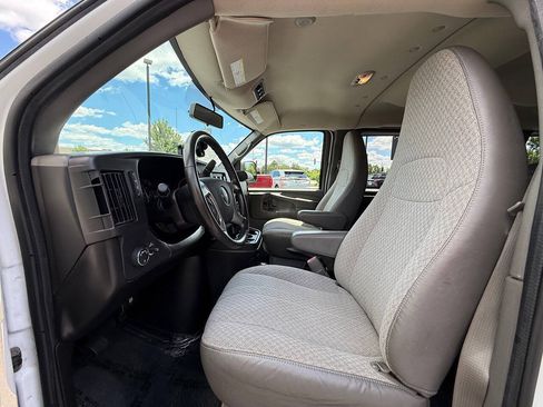Used 2014 GMC Savana 3500 LT w/ LT Preferred Equipment Group RWD image 16