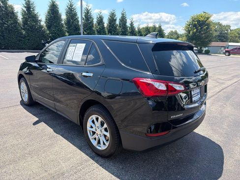 Used 2021 Chevrolet Equinox LS w/ LS Convenience Package FWD image 3