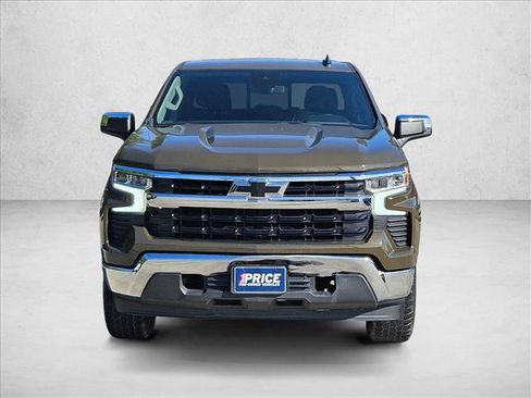 Used 2024 Chevrolet Silverado 1500 LT w/ Convenience Package II RWD image 2