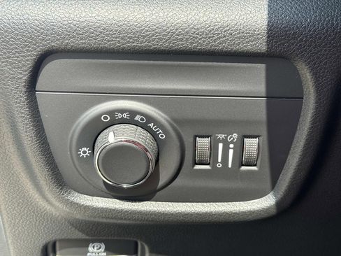 New 2026 Jeep Grand Cherokee Altitude image 21