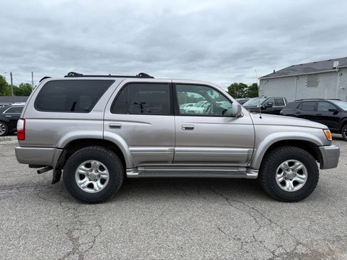 Used 2002 Toyota 4Runner Limited AWD/4WD image 7