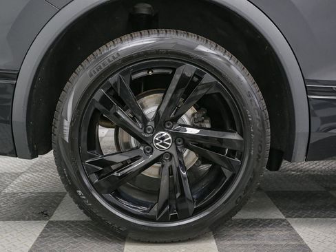 Certified 2023 Volkswagen Tiguan SE R-Line AWD/4WD image 21