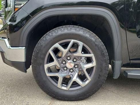 Used 2022 GMC Sierra 1500 SLT w/ SLT Convenience Package AWD/4WD image 6