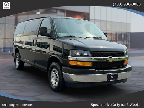 Used 2019 Chevrolet Express 2500 w/ Driver Convenience Package RWD image 3