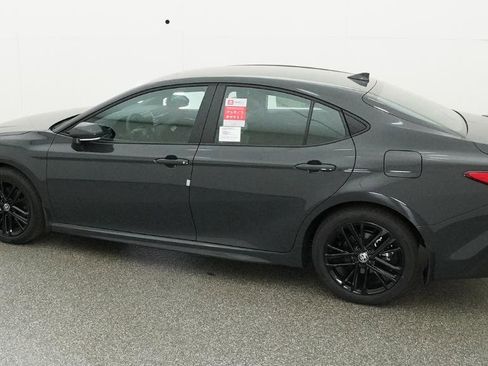 New 2026 Toyota Camry SE image 7