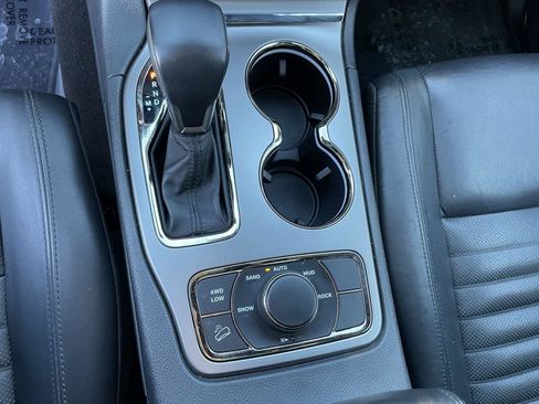 Used 2020 Jeep Grand Cherokee Limited X image 15