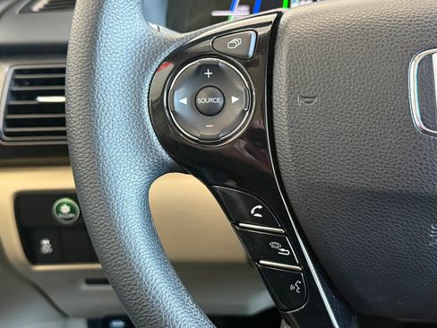 Used 2015 Honda Accord Hybrid Sedan image 12