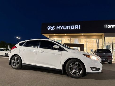 Used 2016 Ford Focus SE FWD image 4