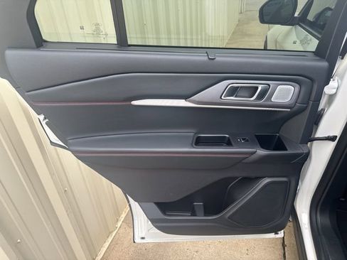 Used 2025 Ford Explorer ST AWD/4WD image 10
