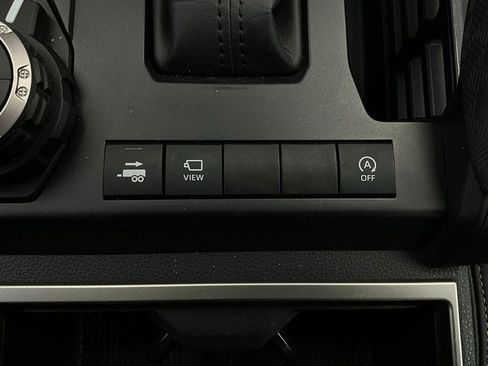 Used 2024 Toyota Tacoma Limited w/ Limited Package (LT) image 27