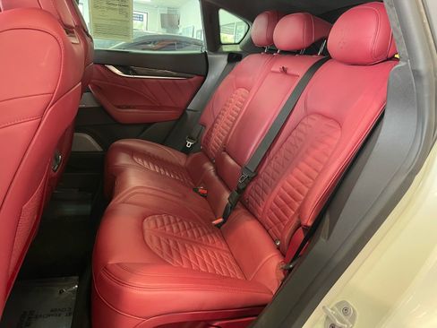 Used 2022 Maserati Levante Modena AWD/4WD image 34