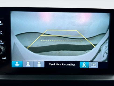 Used 2023 Honda Pilot Touring image 16