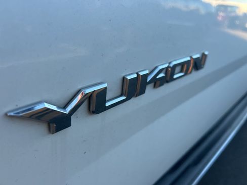 Used 2018 GMC Yukon SLT w/ Open Road Package image 14