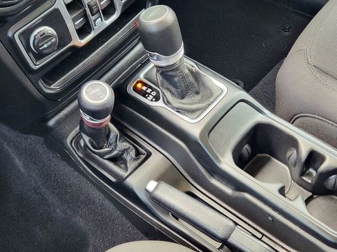 Used 2023 Jeep Gladiator Sport AWD/4WD image 20