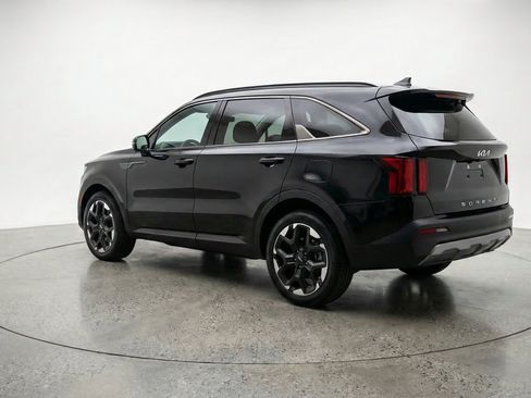 Used 2024 Kia Sorento S FWD image 6
