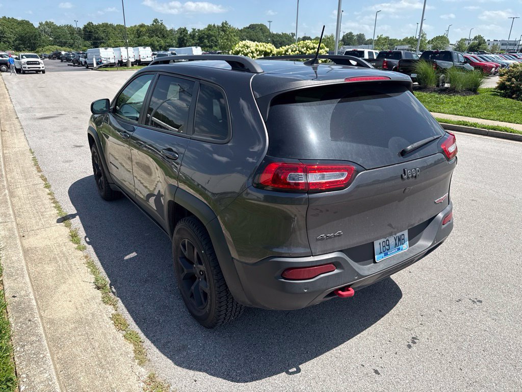 Used 2018 Jeep Cherokee Trailhawk w/ Cold Weather Group AWD/4WD image 4
