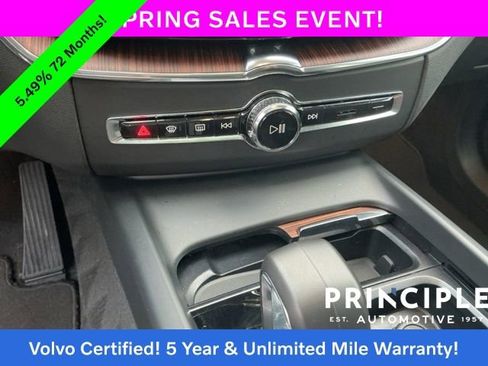 Certified 2024 Volvo XC60 B5 Plus image 9