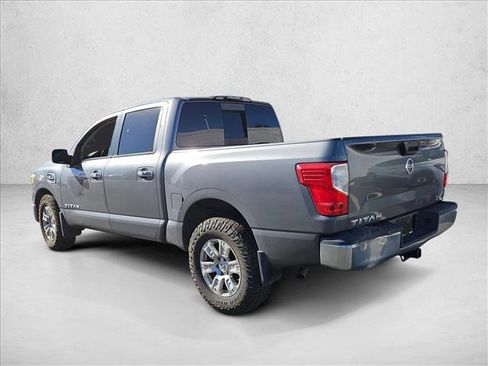 Used 2017 Nissan Titan SV image 6