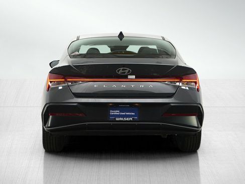 Certified 2025 Hyundai Elantra SEL image 4