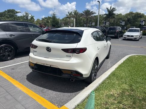 Used 2019 MAZDA MAZDA3 Hatchback w/ Preferred Package FWD image 5