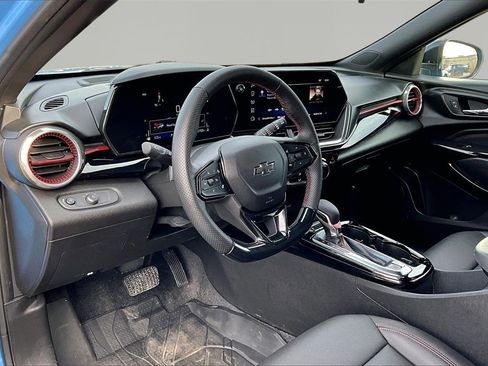 Used 2024 Chevrolet Trax RS w/ Driver Confidence Package image 14