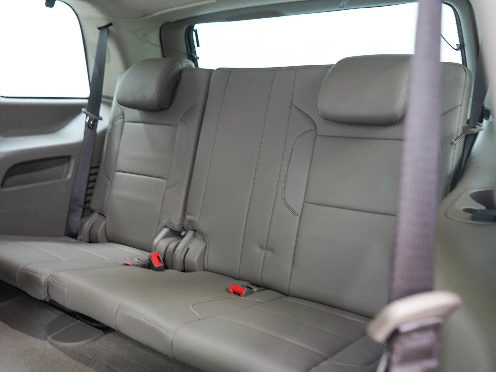 Used 2020 Chevrolet Tahoe LT w/ Luxury Package AWD/4WD image 15