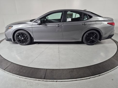 New 2026 Toyota Camry Hybrid image 2