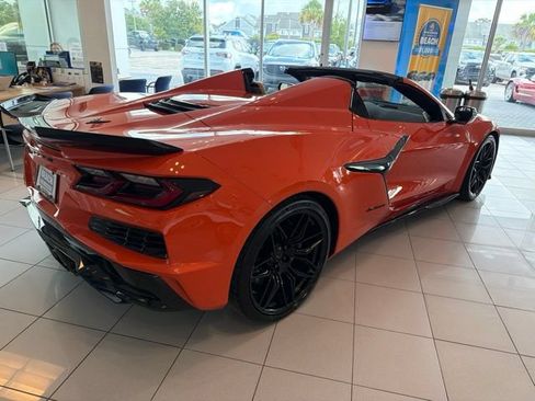 Used 2025 Chevrolet Corvette Z06 RWD image 8
