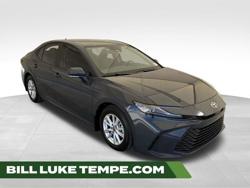 Used 2025 Toyota Camry LE w/ Convenience Package FWD image 1